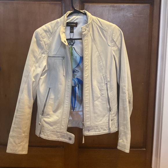 White leather jacket - Picture 4 of 9